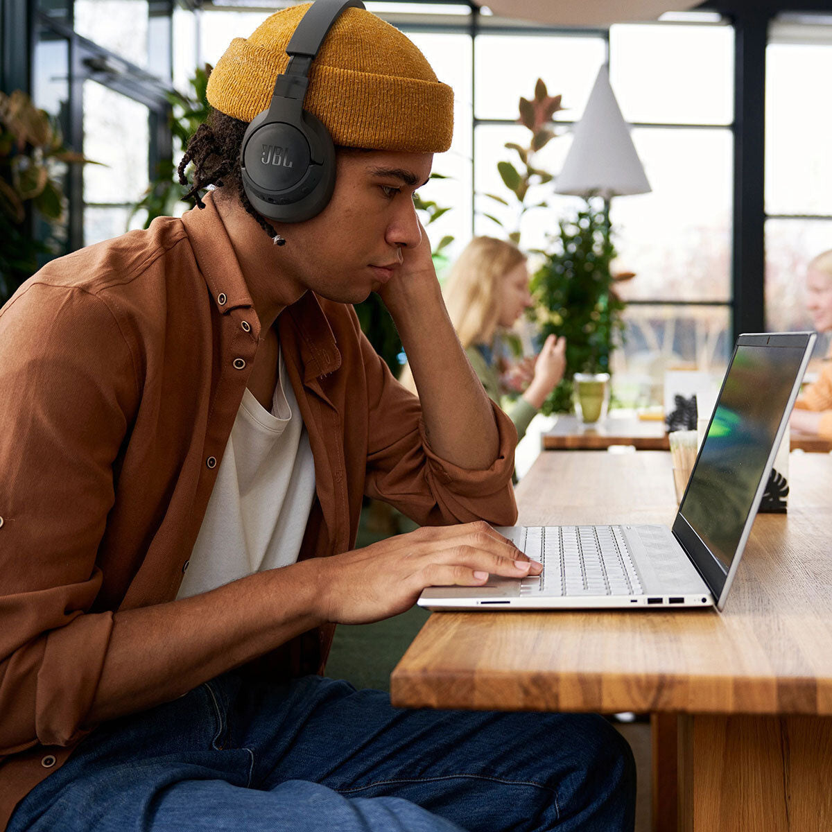 Audífono Inalámbrico JBL Tune 770 Cancelación De Ruido Negro.